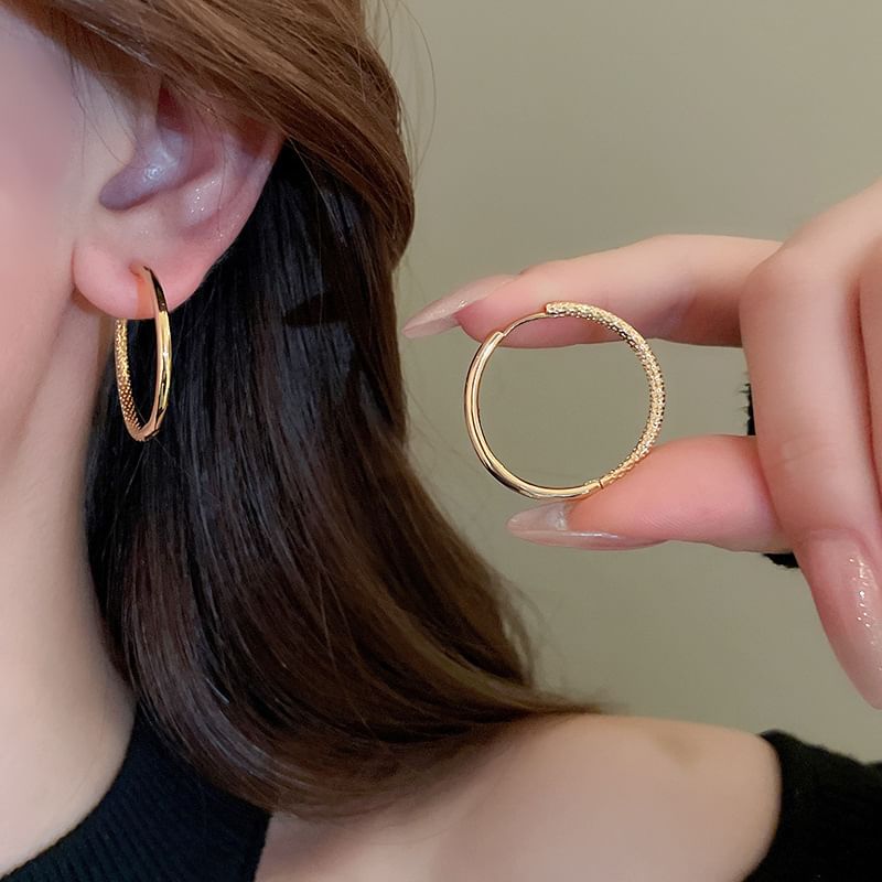 Earring Textured Hoop