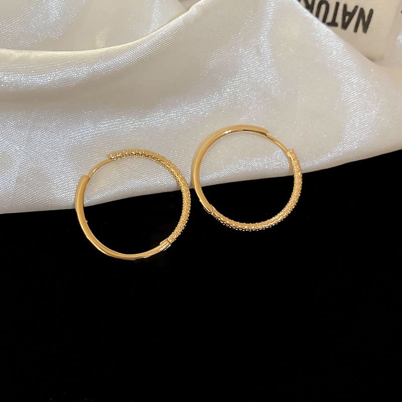 Earring Textured Hoop