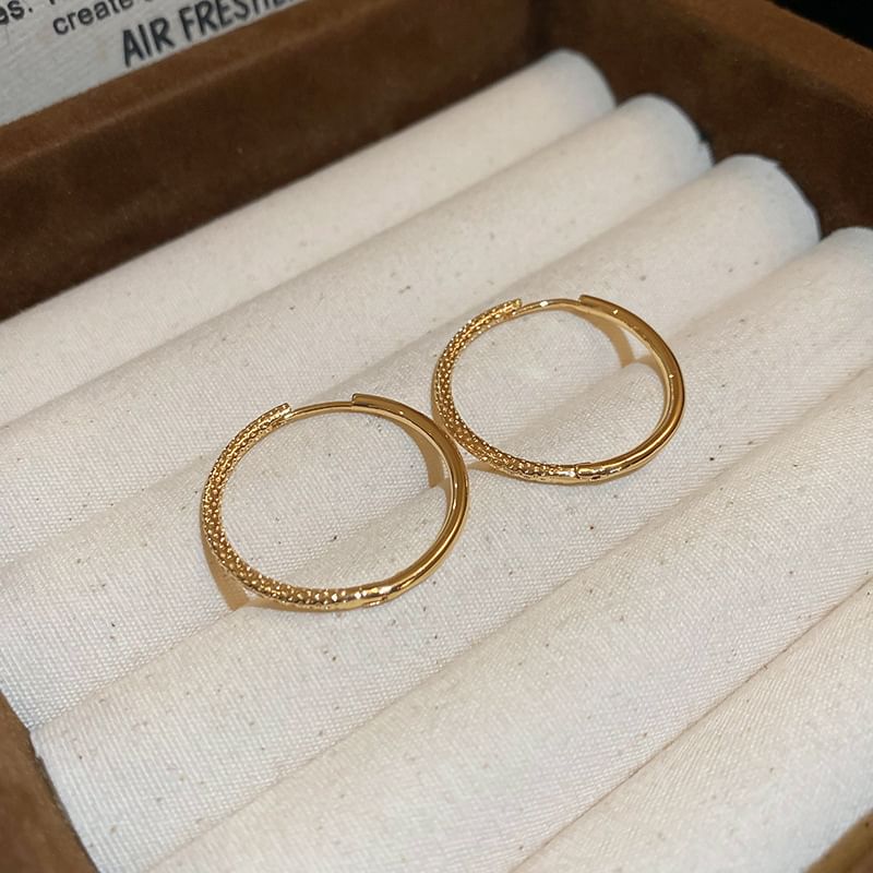 Earring Textured Hoop