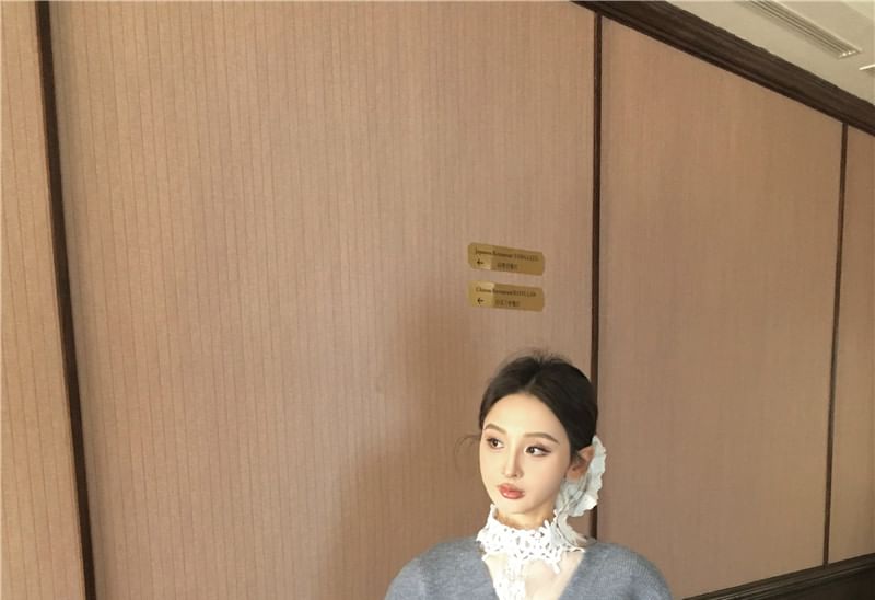 V-Neck / High Shorts Lace Neck Waist Cardigan Top Long-Sleeve Button-Up