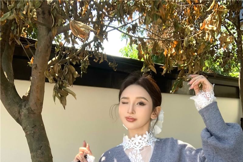 V-Neck / High Shorts Lace Neck Waist Cardigan Top Long-Sleeve Button-Up