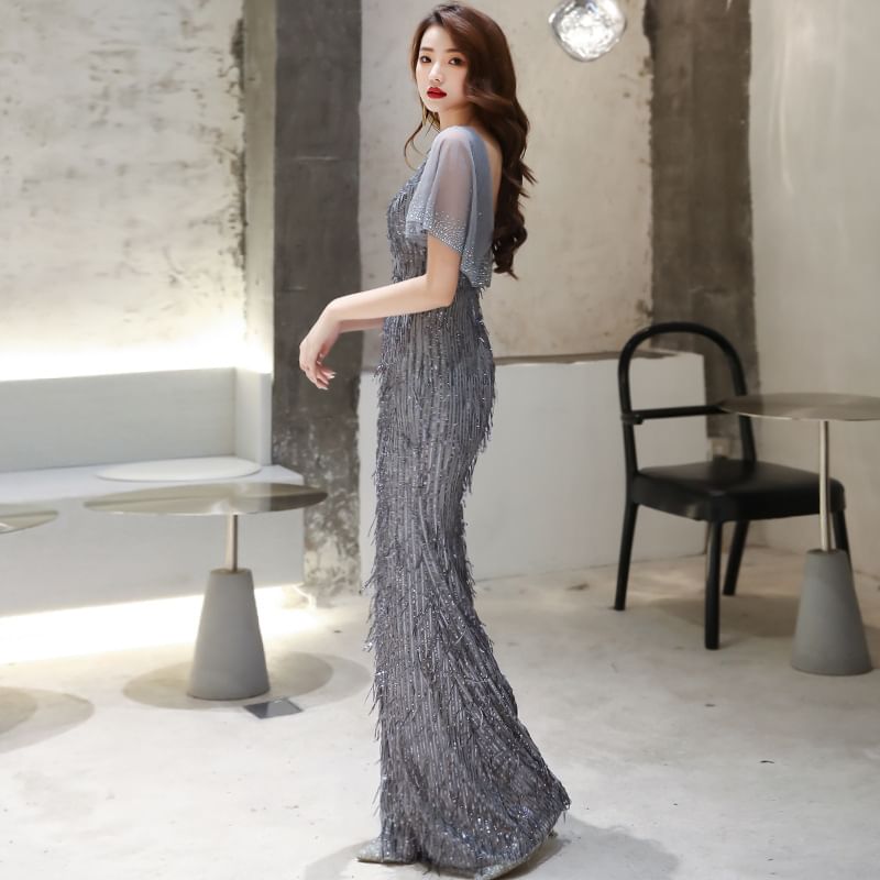 Short-Sleeve Sequined Evening V-Neck Gown Sheath Floral