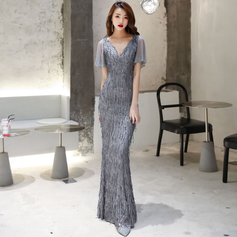 Short-Sleeve Sequined Evening V-Neck Gown Sheath Floral
