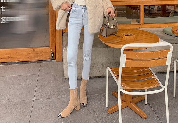 Short Detail Boots Plain Metal Block Heel