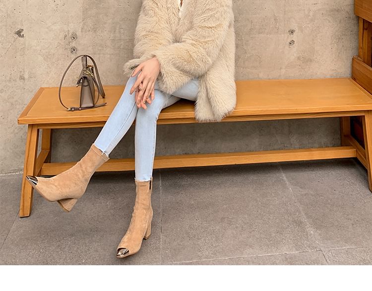 Short Detail Boots Plain Metal Block Heel