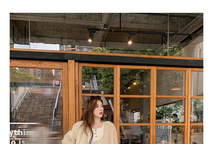 Short Detail Boots Plain Metal Block Heel