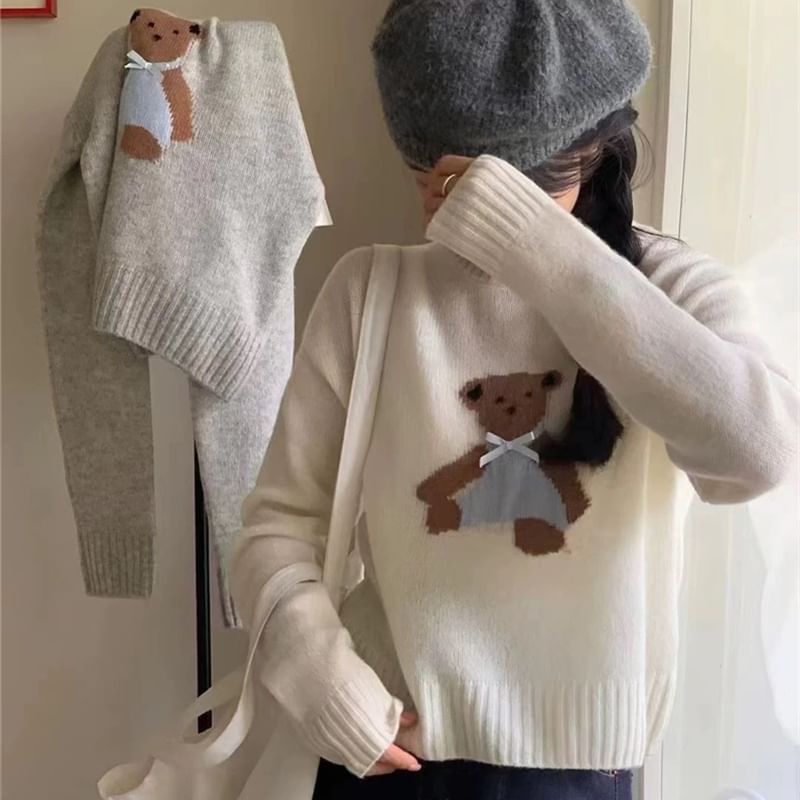 Embroidery Bear Crewneck Sweater