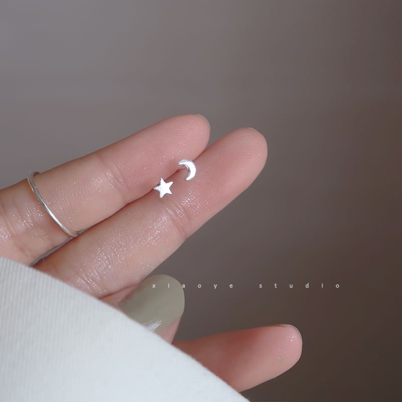 Stud Earring Asymmetrical Crescent Silver Star 925 Sterling