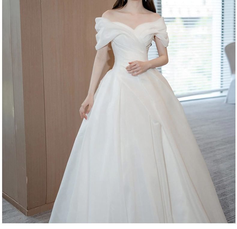 Off-Shoulder Gown Sleeveless Plain Ball Wedding
