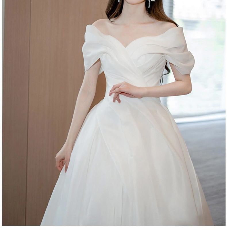 Off-Shoulder Gown Sleeveless Plain Ball Wedding
