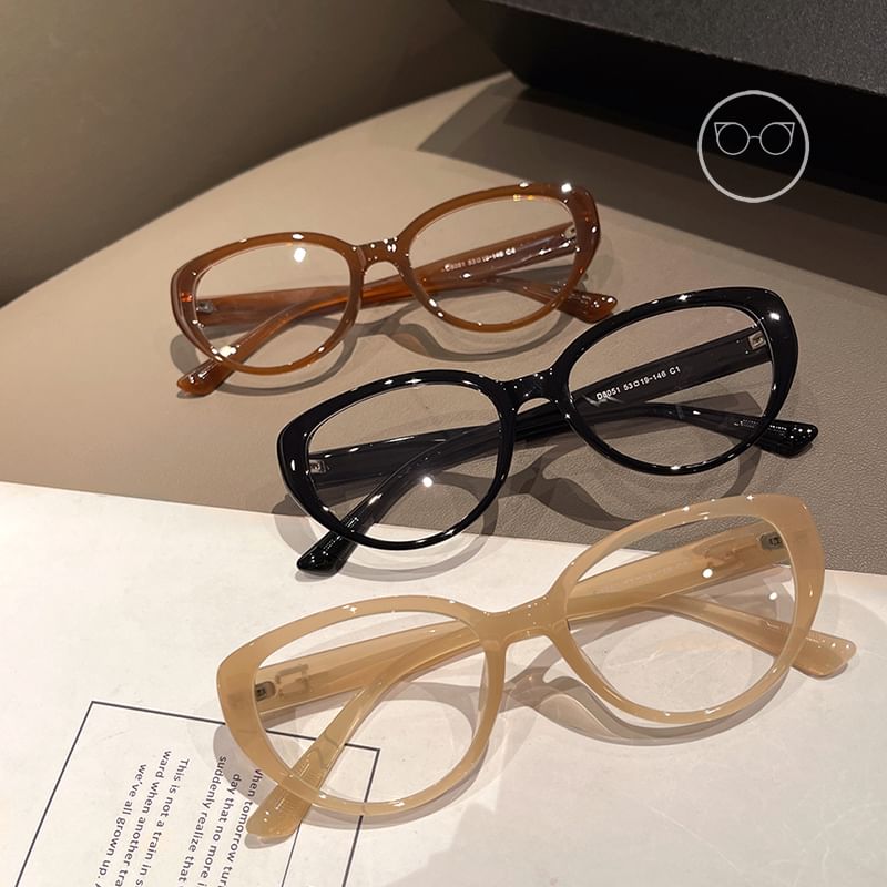 Light Eye Blue Glasses Blocking Cat