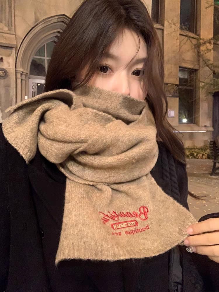 Plain Embroidered Scarf / Lettering Plaid