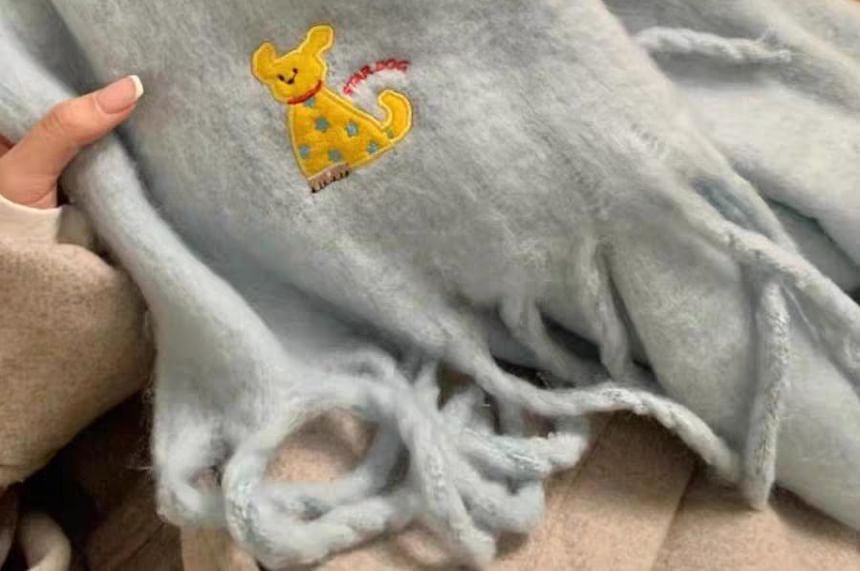 Applique Dog Plaid / Scarf