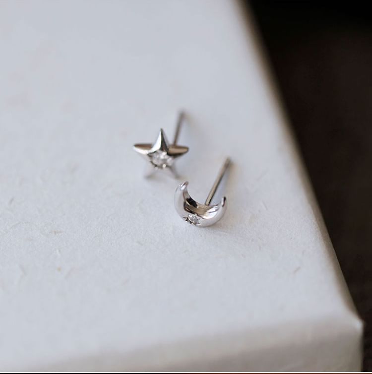 S999 Earring Silver Moon Star Asymmetrical Rhinestone Stud