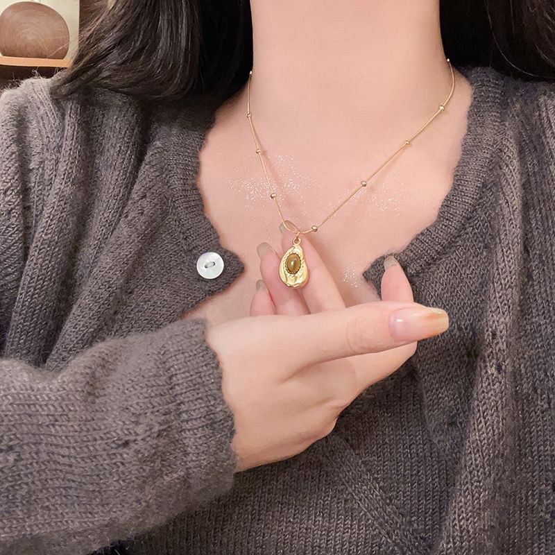 Pendant / Stone Necklace Set Snakebone