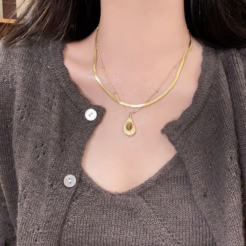 Pendant / Stone Necklace Set Snakebone