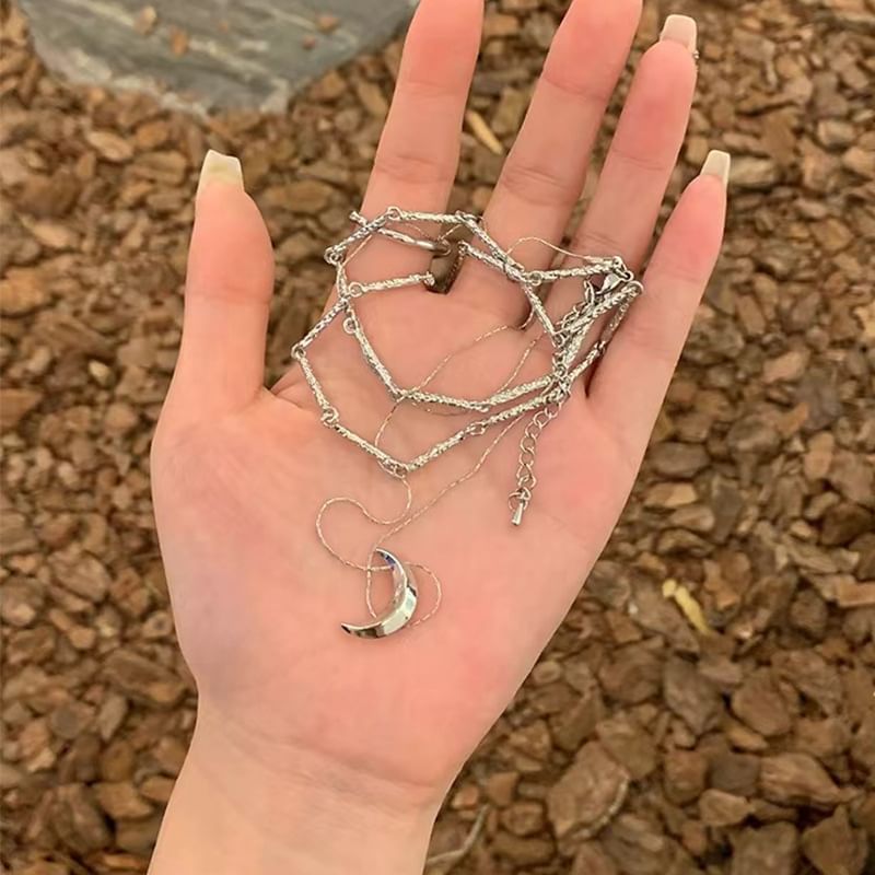 / Moon Heart Necklace Pendant