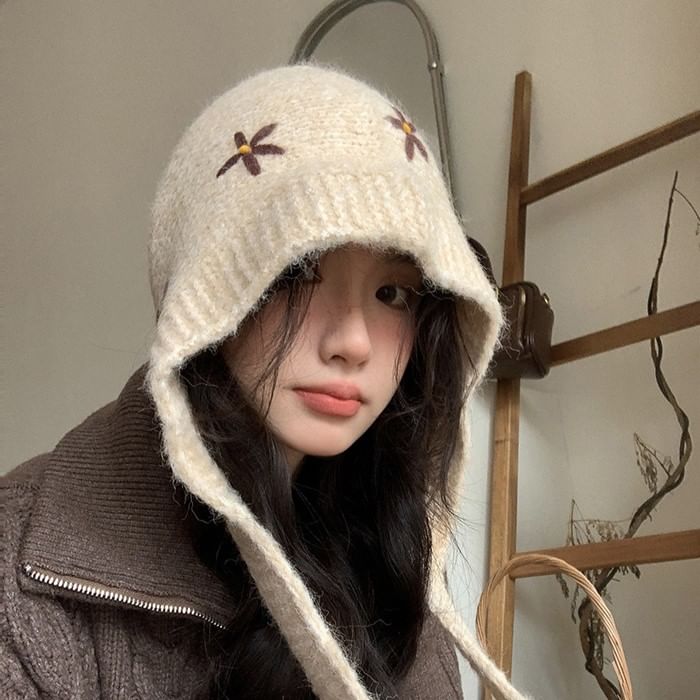 Knit Hat Bonnet Embroidered Floral