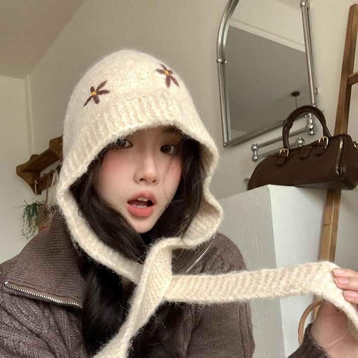 Knit Hat Bonnet Embroidered Floral