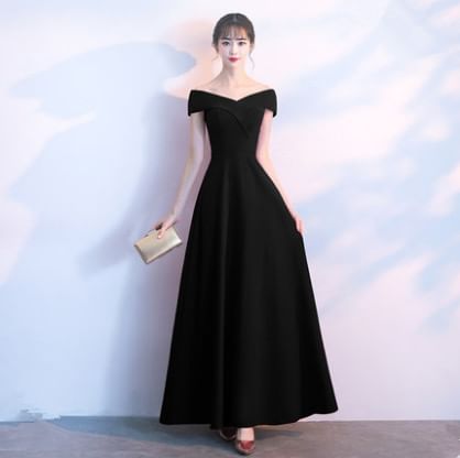 A-Line Sleeve Plain Gown V-Neck Shoulder Off Short Evening
