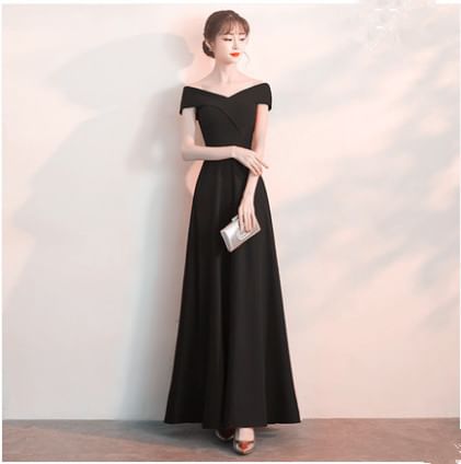 A-Line Sleeve Plain Gown V-Neck Shoulder Off Short Evening