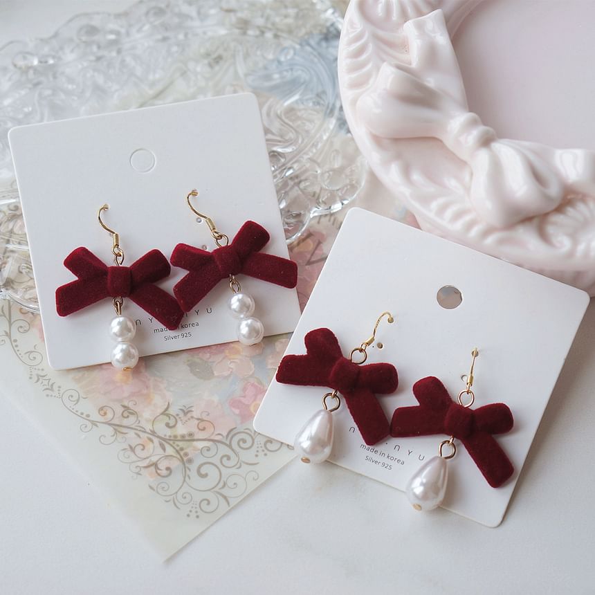 Clip-On / Pearl Bow Hook Faux Drop Earring