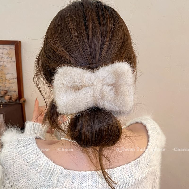Clip Hair Claw Chenille Bow