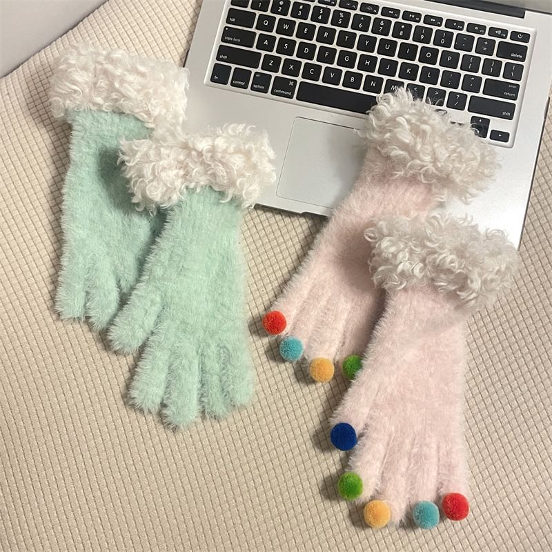 Two Tone Fluffy Trim Gloves