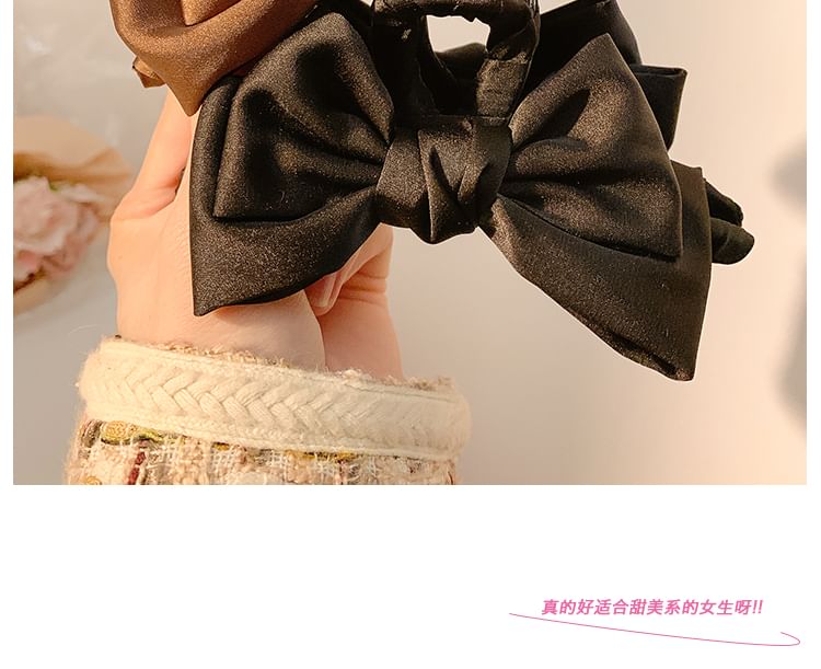 Claw Hair Bow