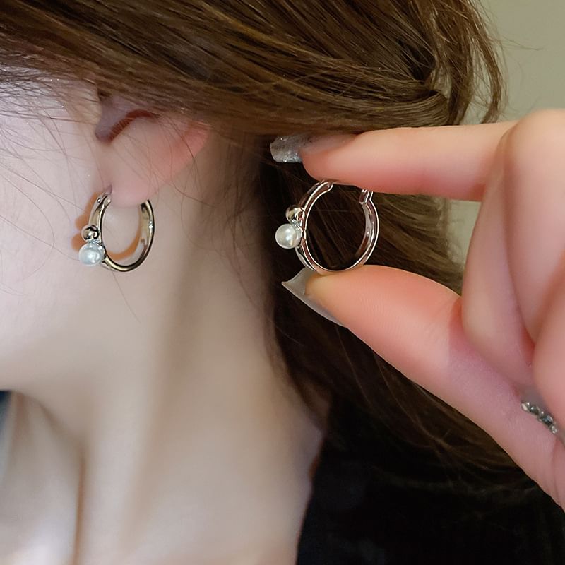 Pearl Earring Faux Hoop