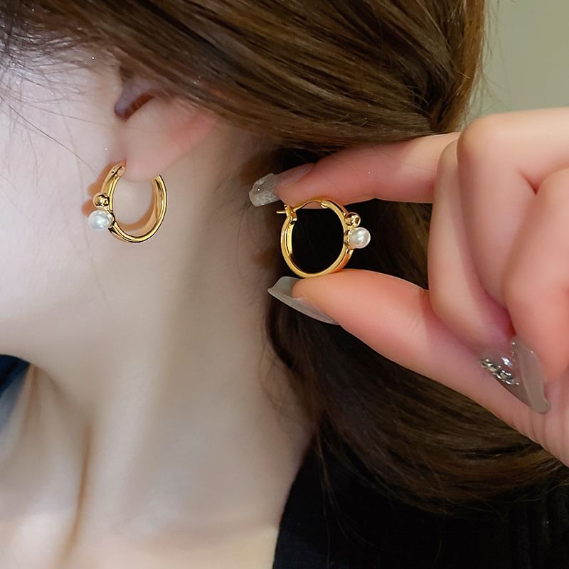 Pearl Earring Faux Hoop