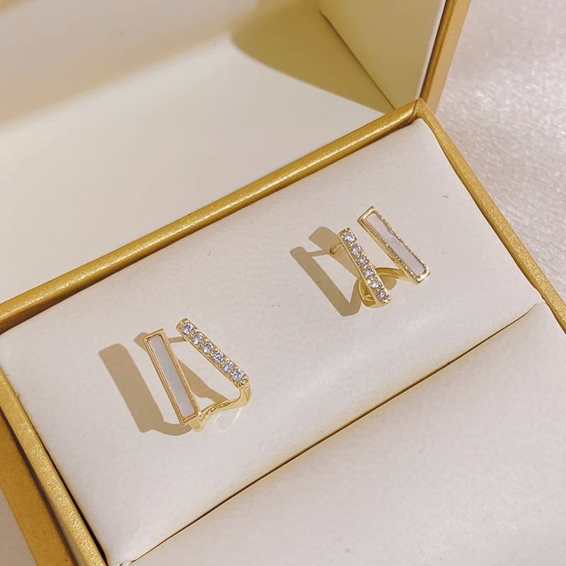 Stud Rhinestone Alloy Earring Shell