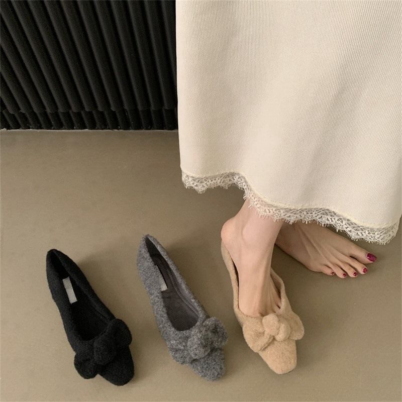 Bow Flats Toe Wool Square