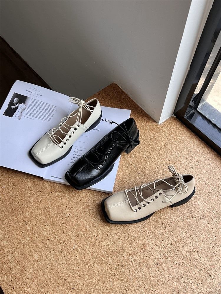 Lace-Up Toe Square Flats