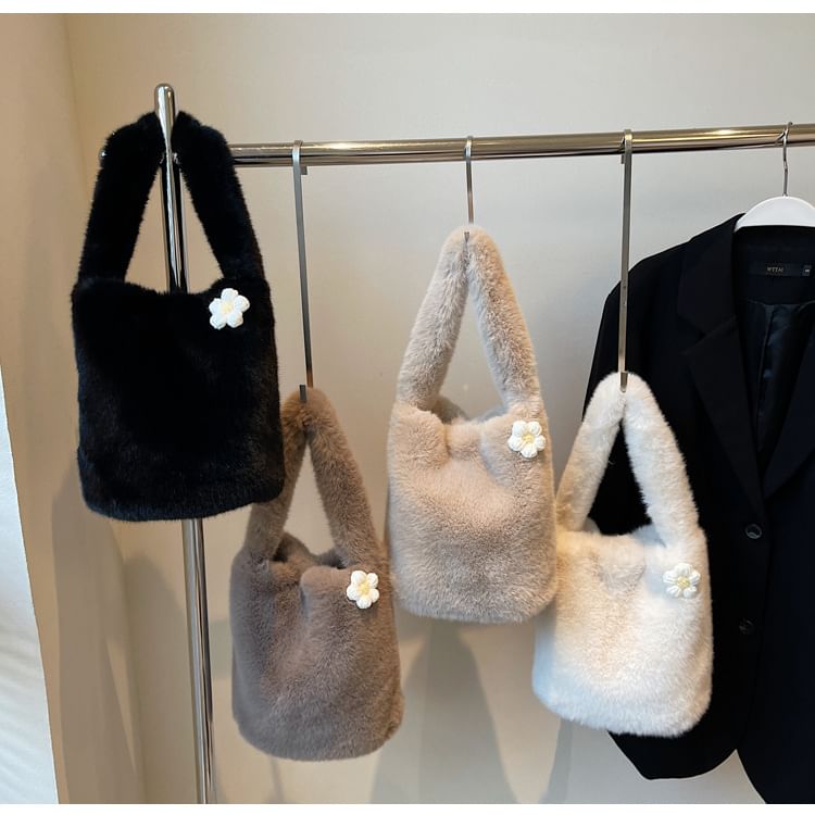 Floral Fluffy Bucket Bag Accent