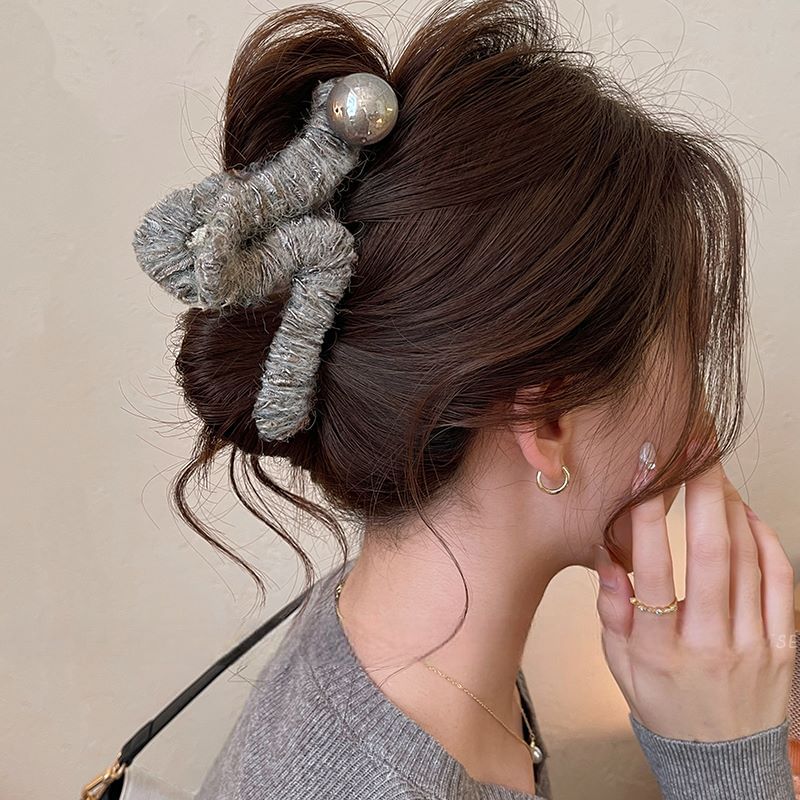 Pearl Yarn Faux Hair Claw