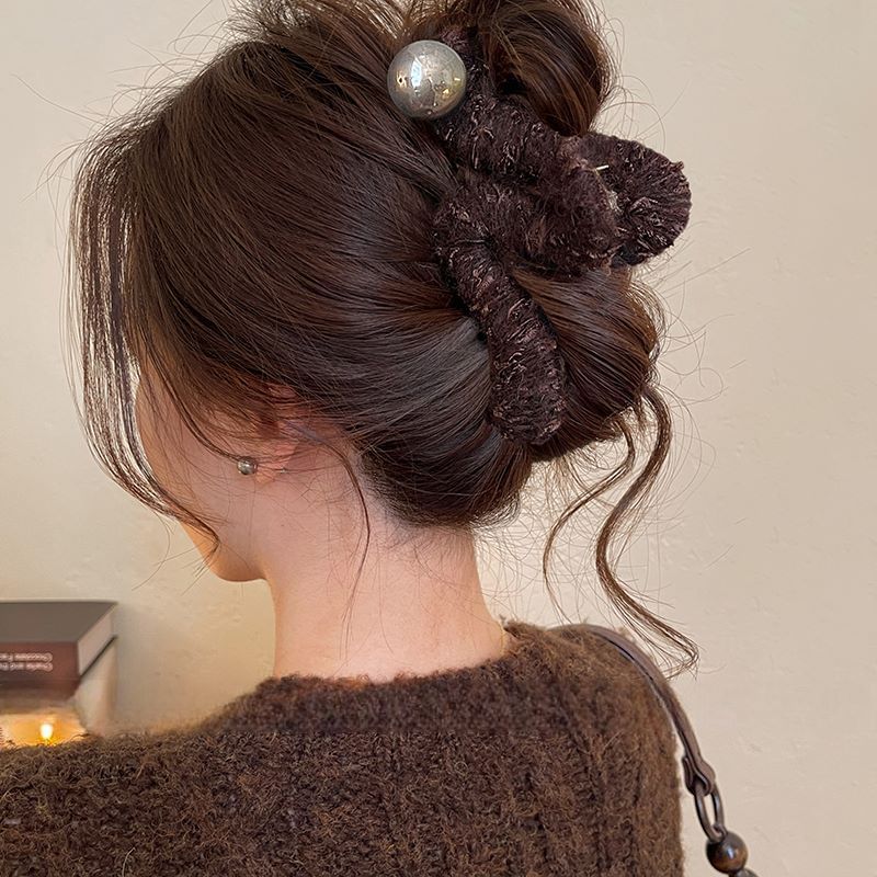 Pearl Yarn Faux Hair Claw