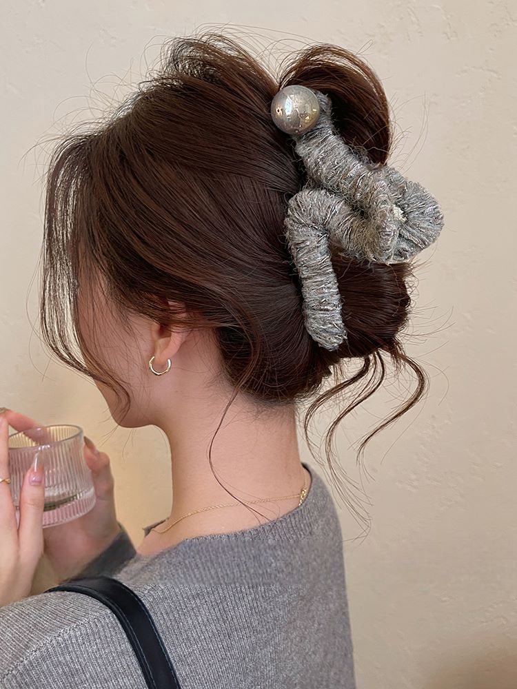 Pearl Yarn Faux Hair Claw