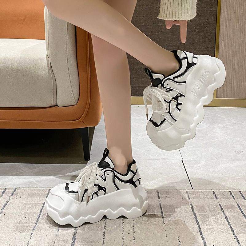 Platform Sneakers Lace-Up Lettering