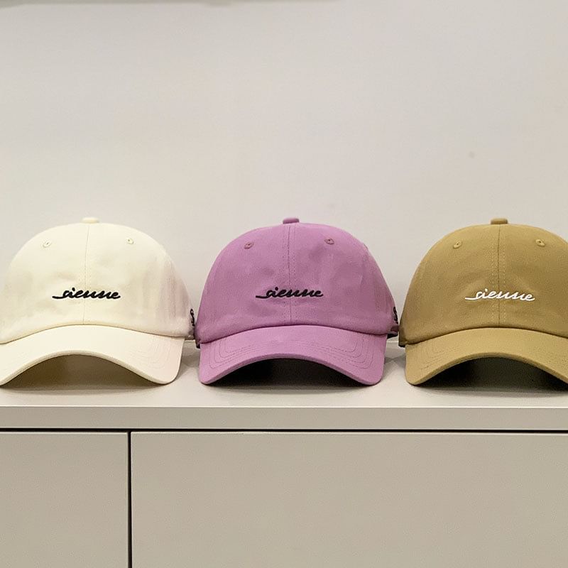 Cap Embroidered Letter