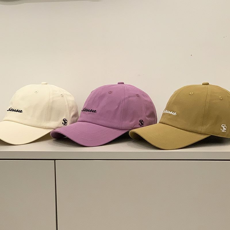 Cap Embroidered Letter