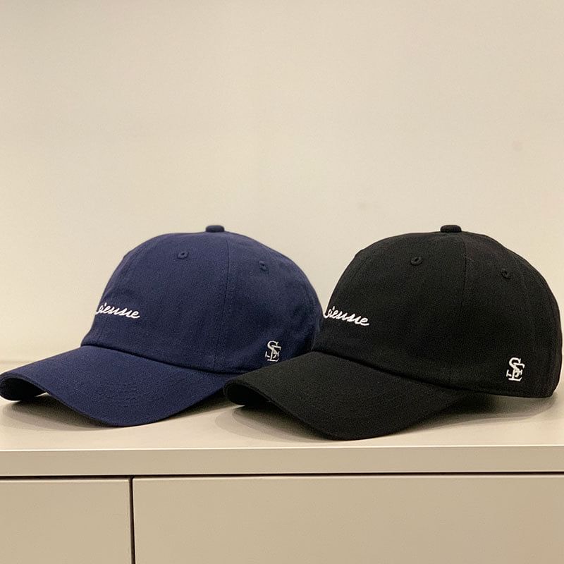 Cap Embroidered Letter