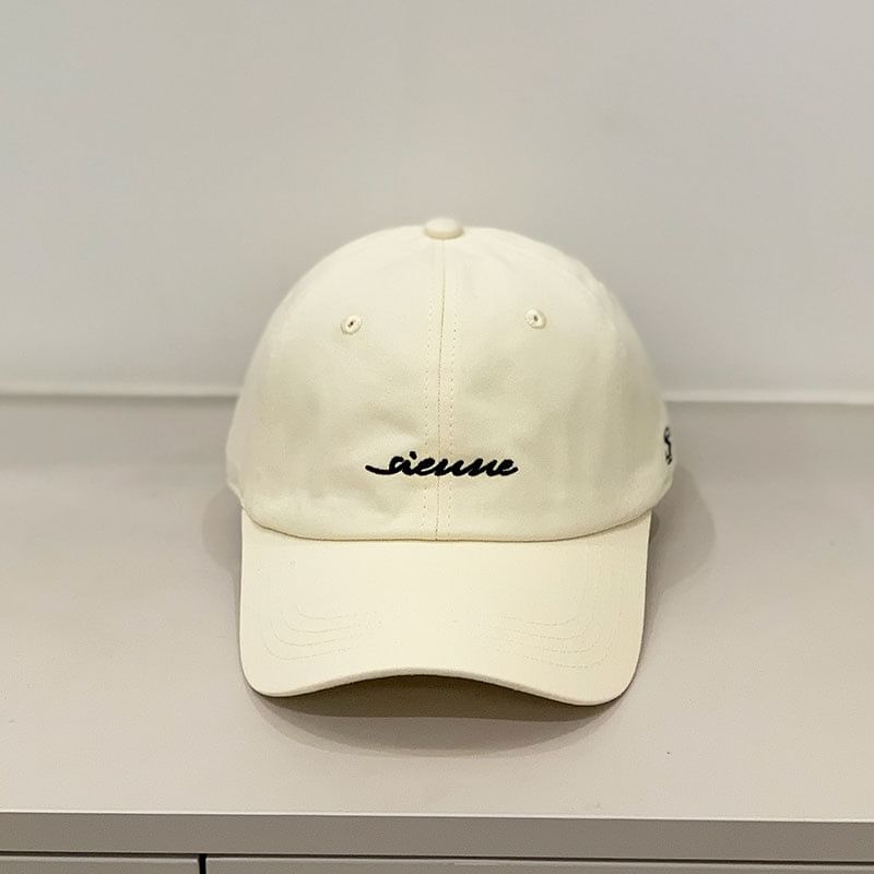 Cap Embroidered Letter