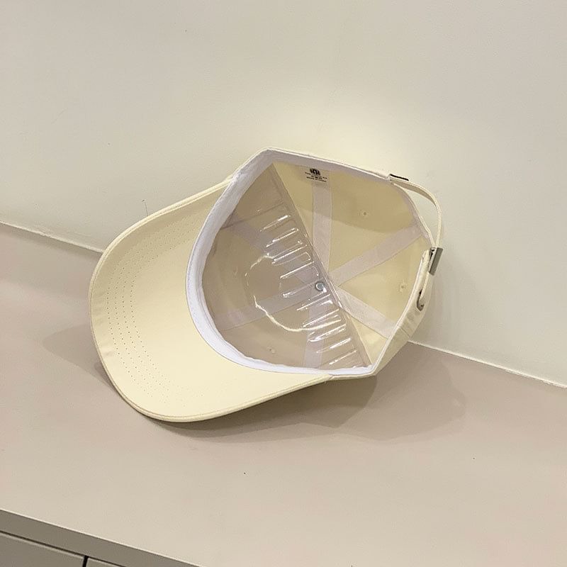 Cap Embroidered Letter