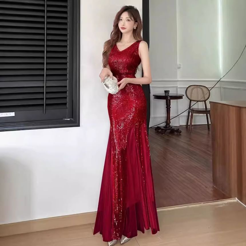Evening Sequined V-Neck Sleeveless Mermaid Gown