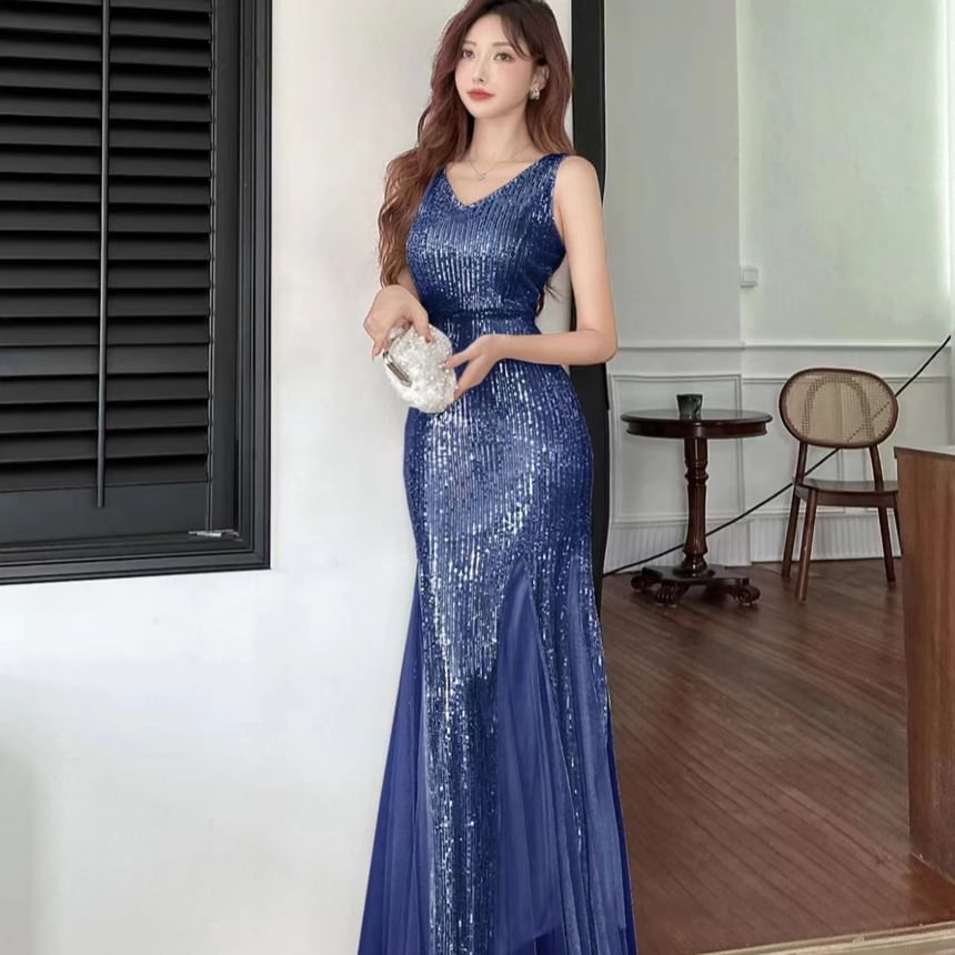 Evening Sequined V-Neck Sleeveless Mermaid Gown
