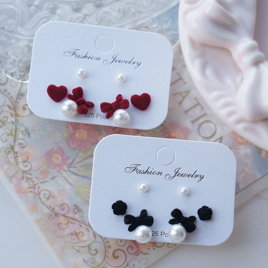 of Stud Asymmetrical 3 Bow Set Pairs: Pearl Earring Faux