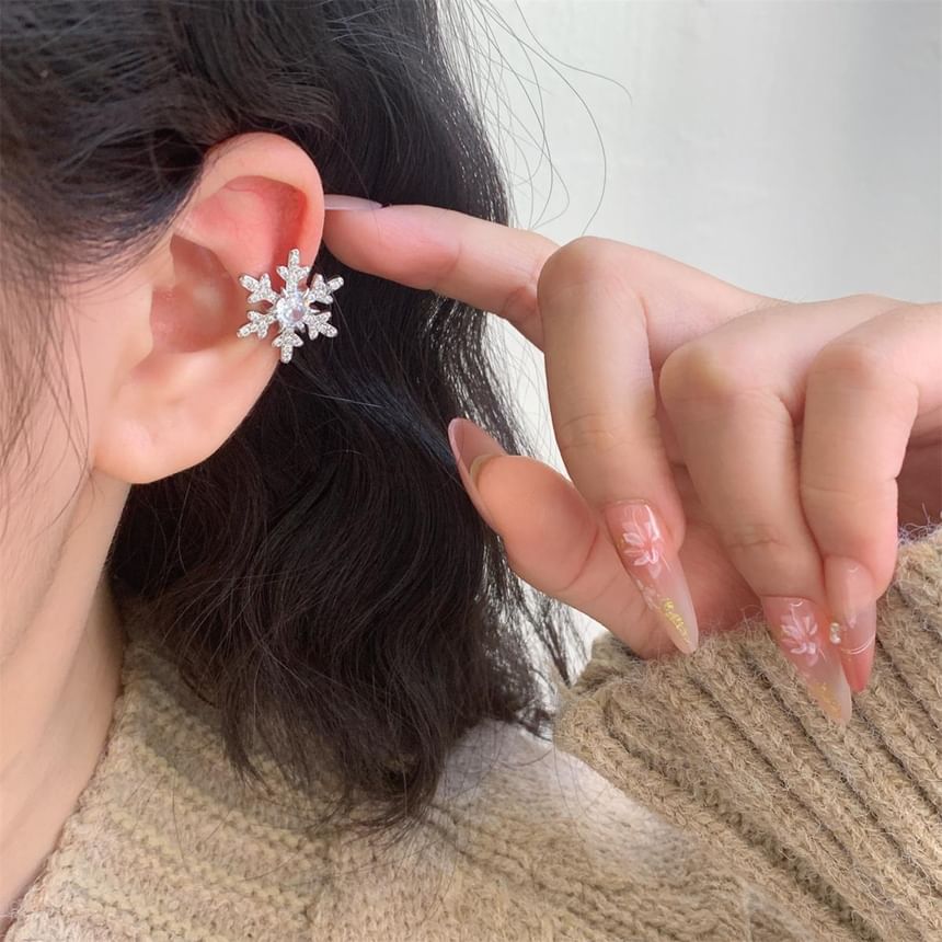 Ear Rhinestone Snowflake Cuff