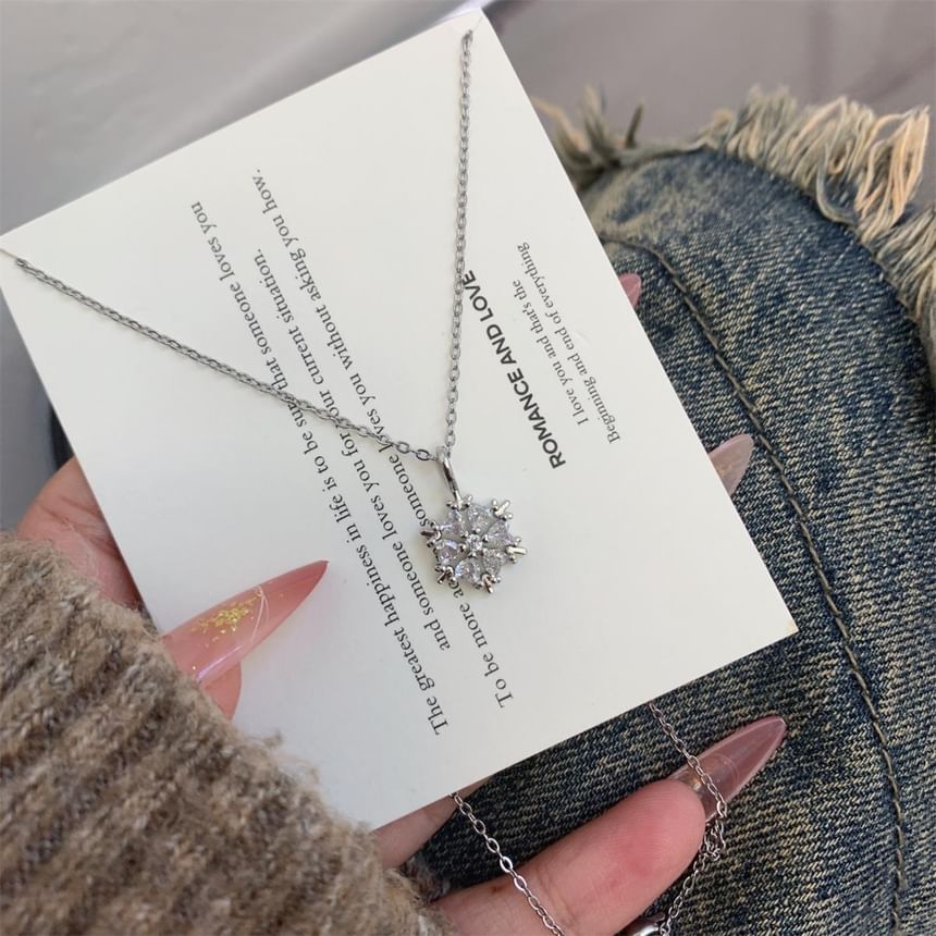 Snowflake Necklace Pendant Rhinestone