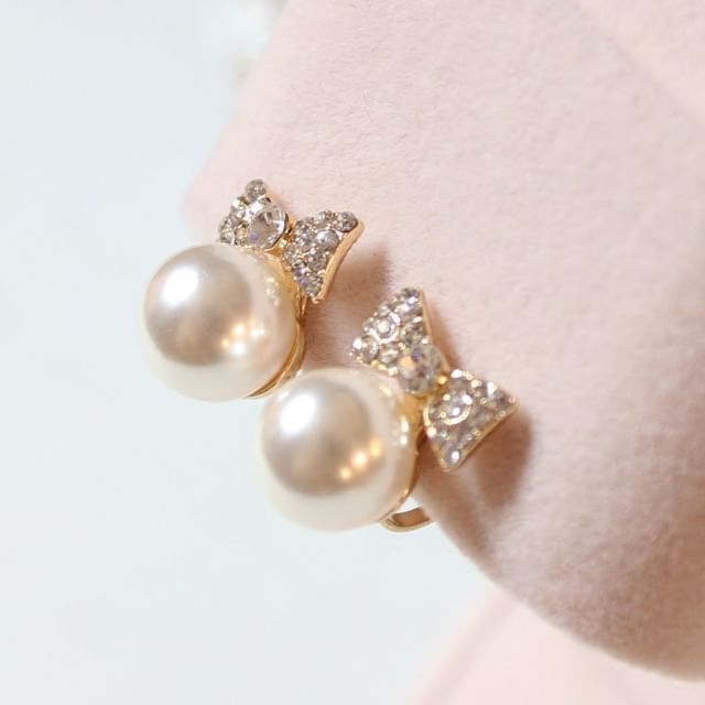 Pearl Faux Earring Bow